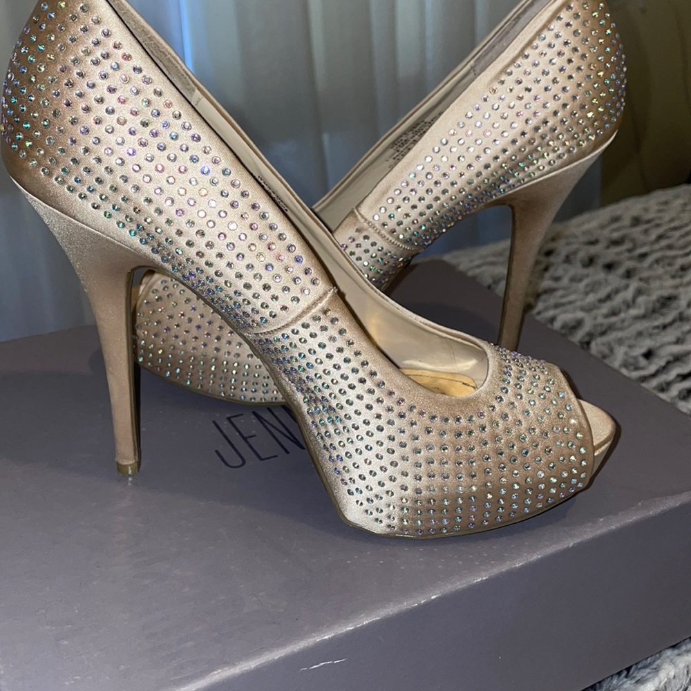 Jennifer Lopez pumps